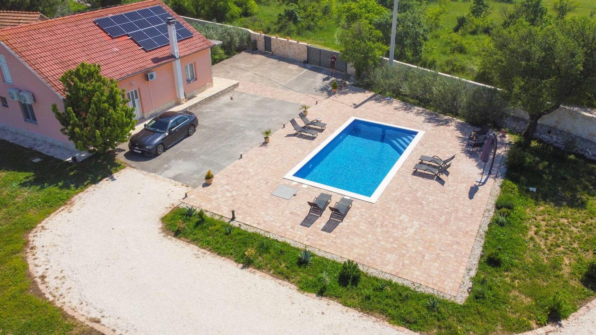 Iris Holiday Home Trbounje Екстер'єр фото