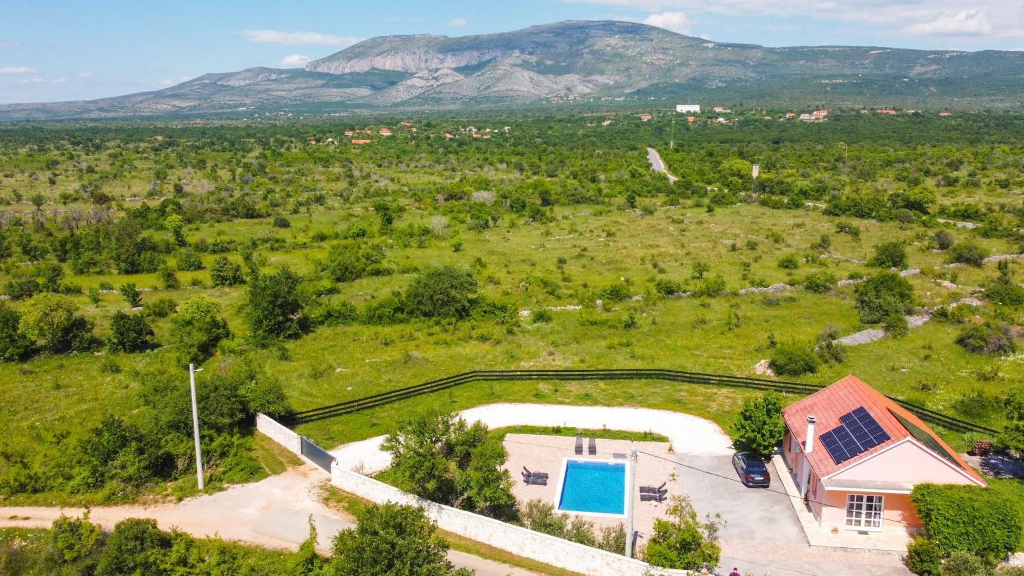 Iris Holiday Home Trbounje Екстер'єр фото