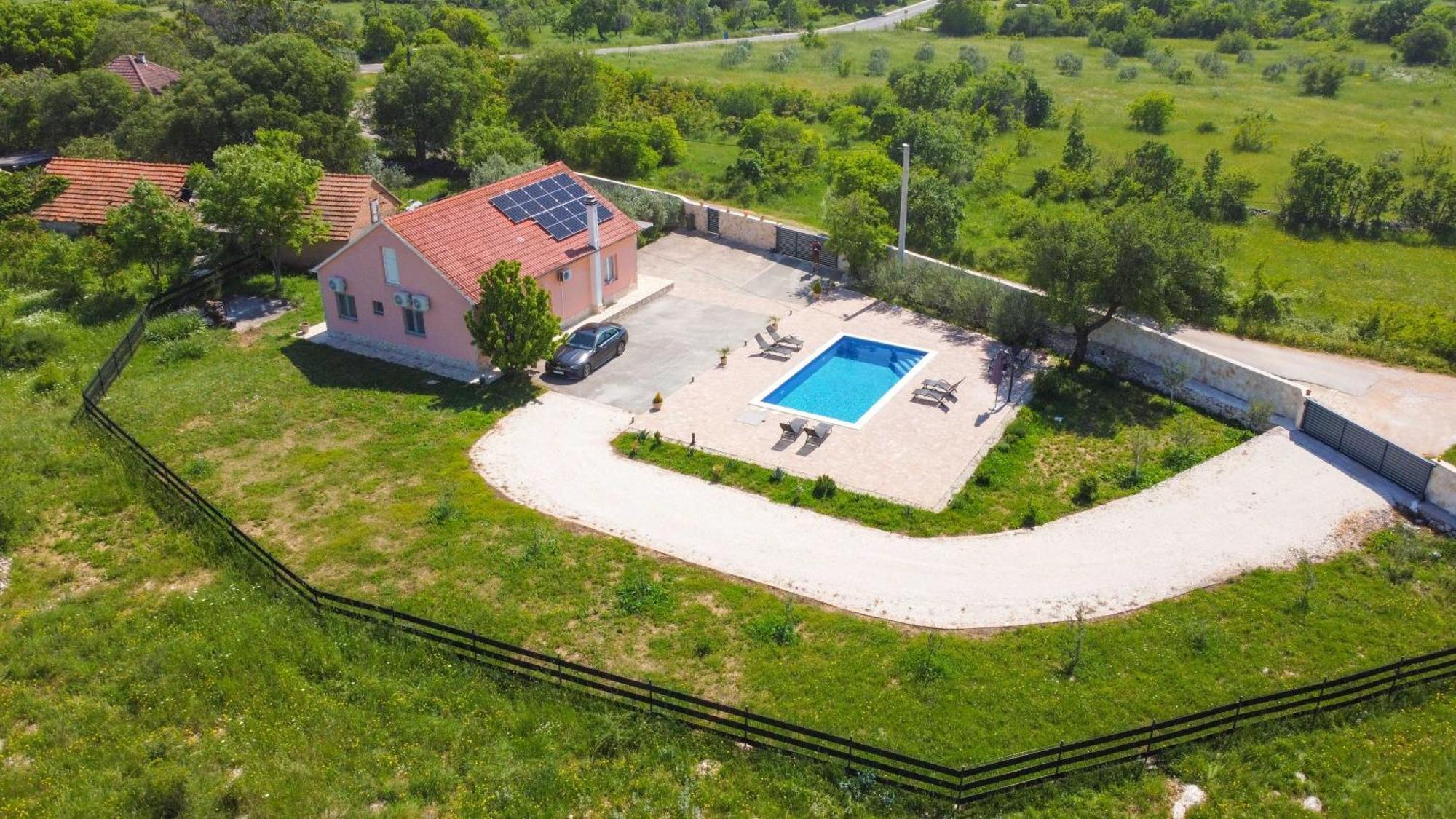 Iris Holiday Home Trbounje Екстер'єр фото
